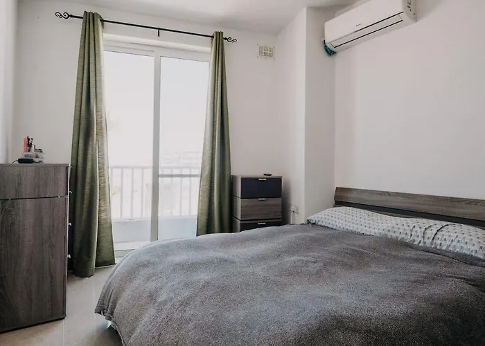 Bugibba's Heart 1br Flat Daire