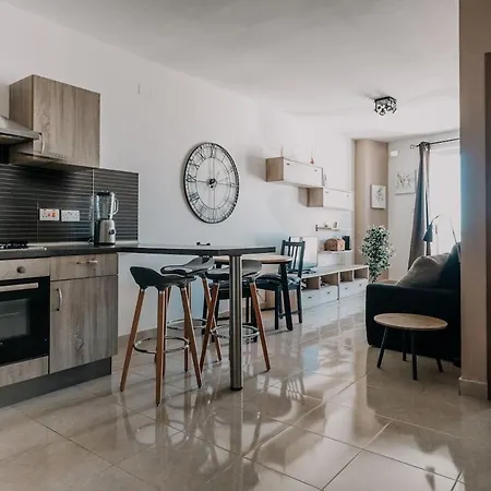 Bugibba's Heart 1br Flat St. Paul's Bay